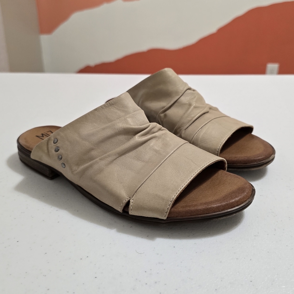 Miz Mooz Leather Slide Sandals Dandelion Cream Size 41 US 9.5-10 Slip On